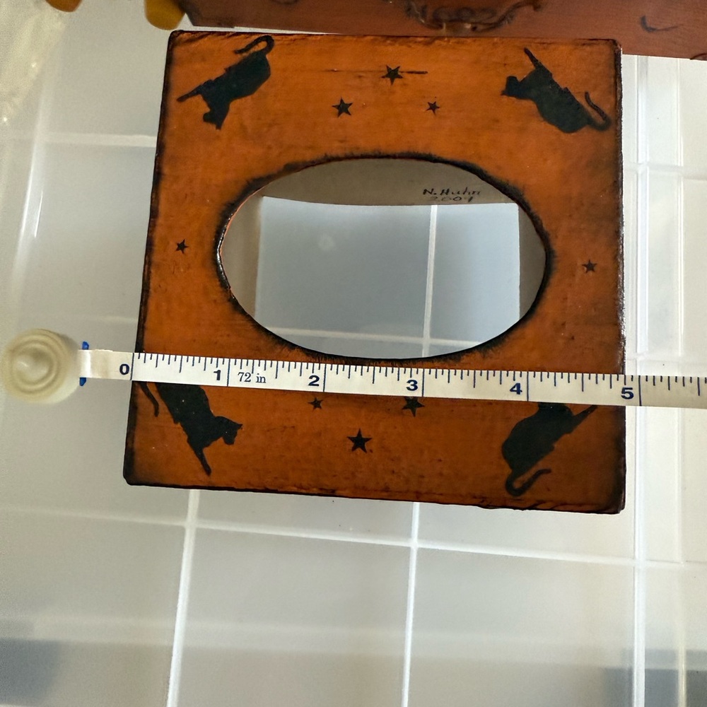 Salem Mass. Black Cat 9th Life Halloween Primitive
Tissue Box